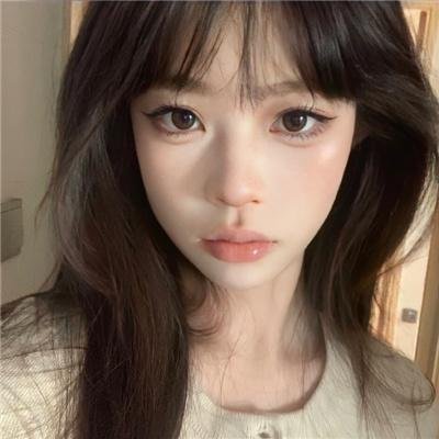 带剑女孩